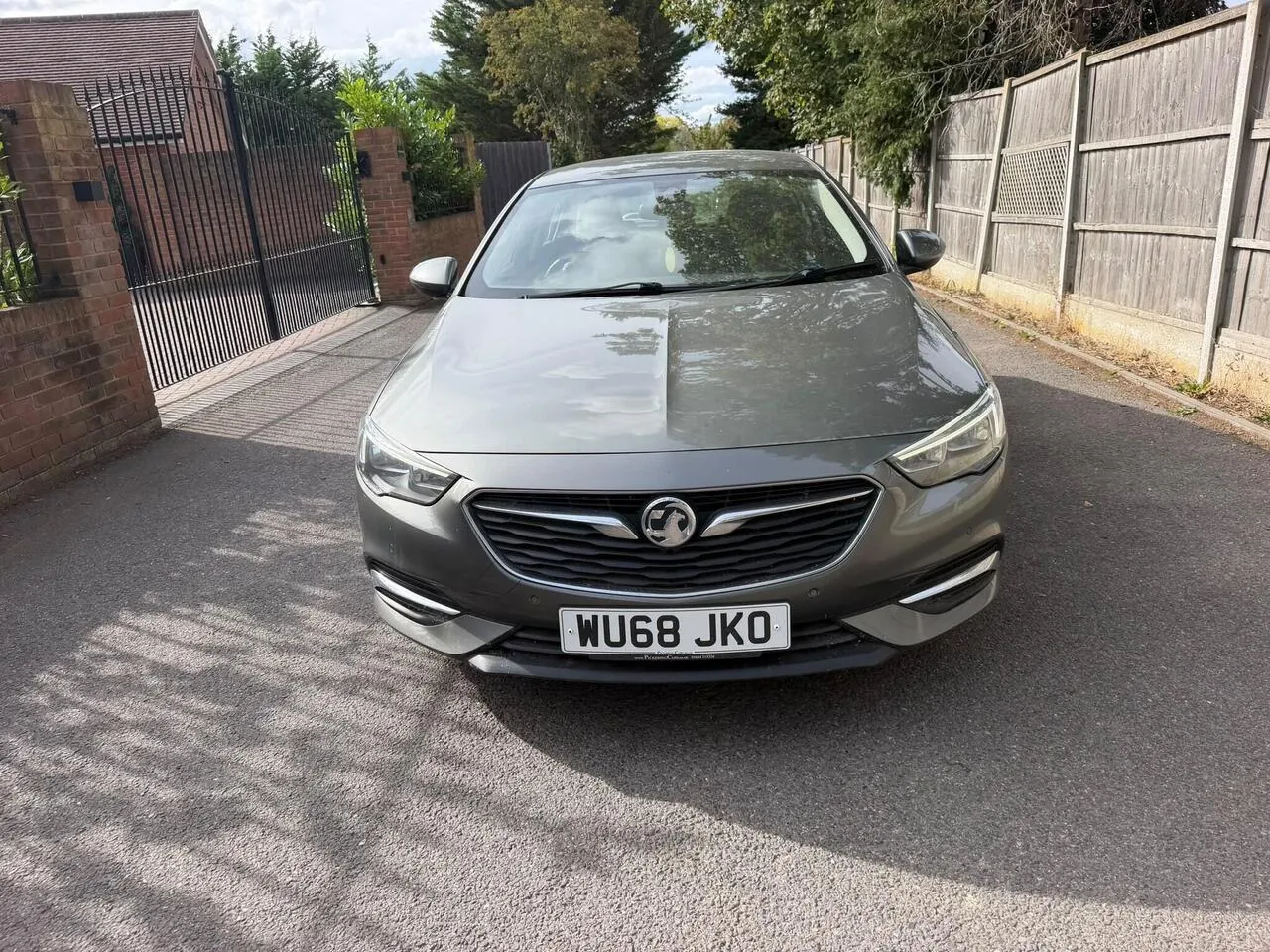 Vauxhall Insignia 2018 photo 2