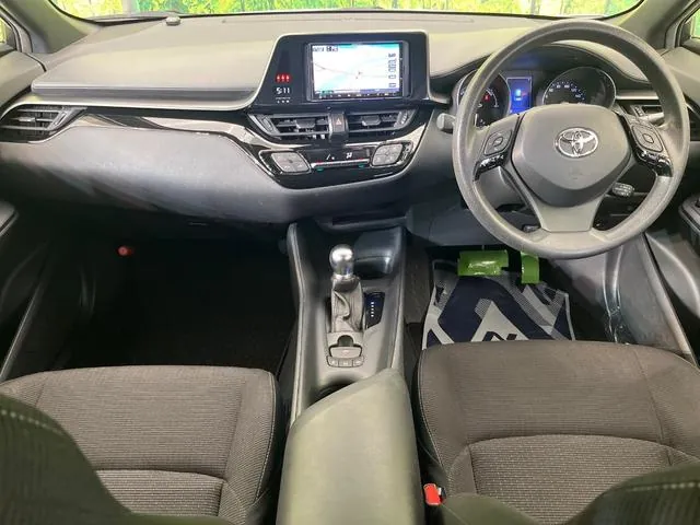 Toyota C-Hr 2019 photo 2