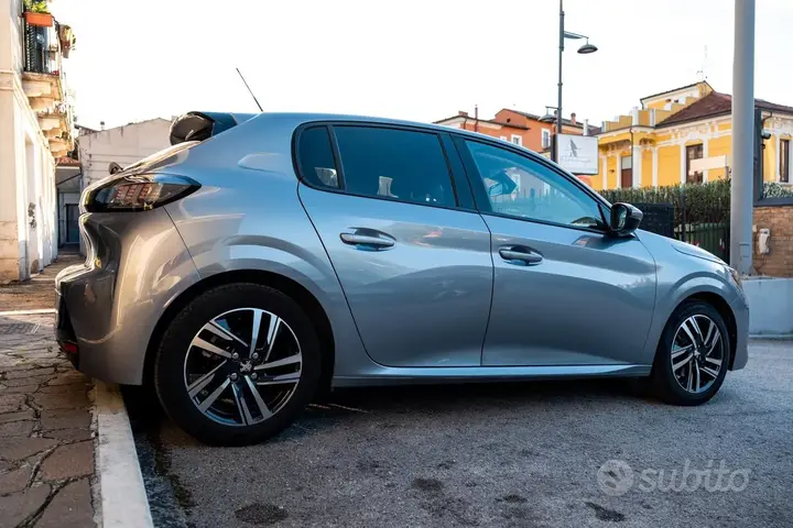 Peugeot 208 2020 photo 5