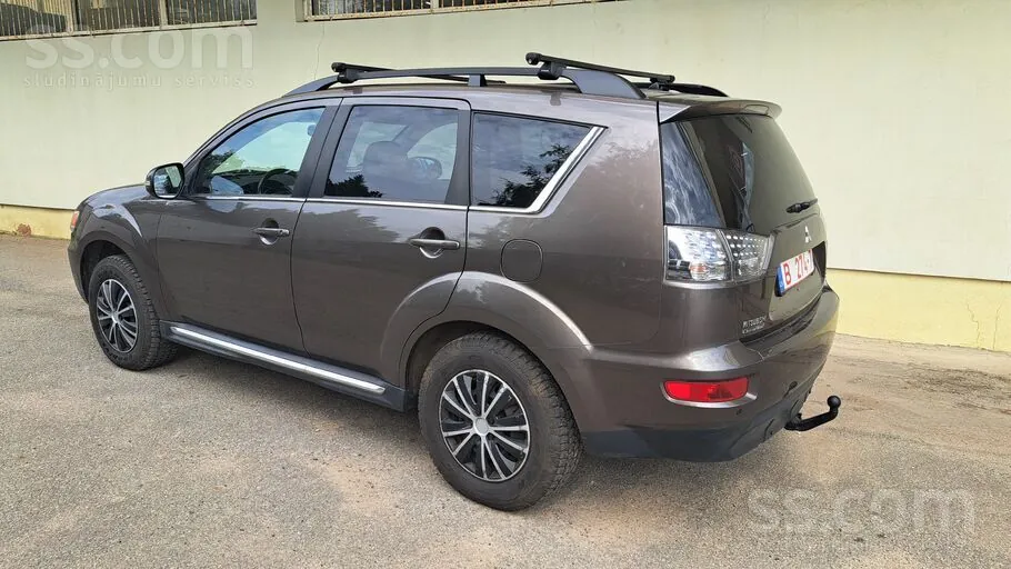 Mitsubishi Outlander 2011 photo 4