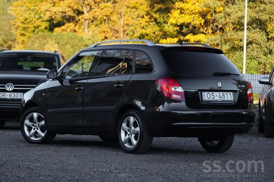 Skoda Fabia 2008 photo 3