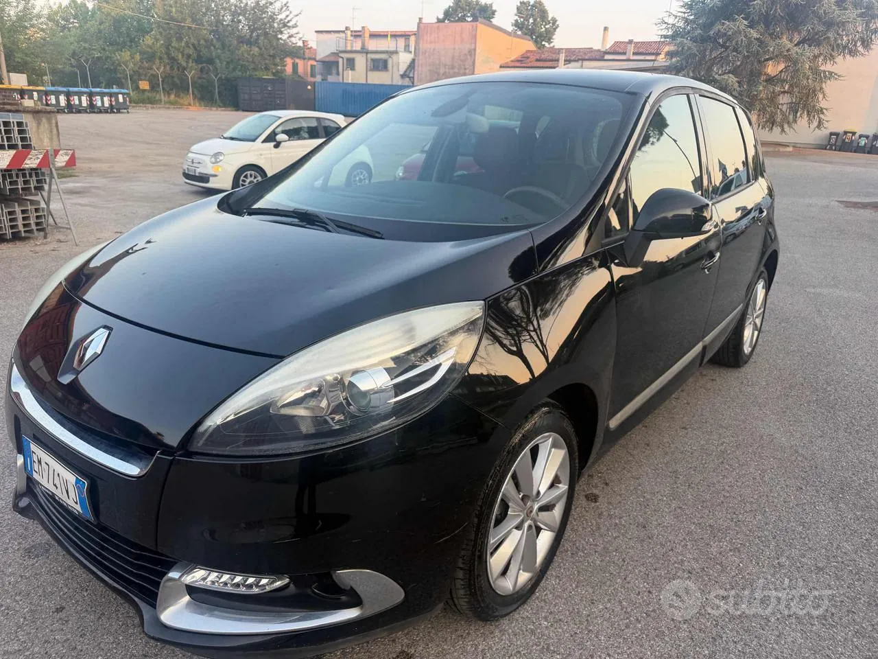 Renault Scenic 2012 photo 3