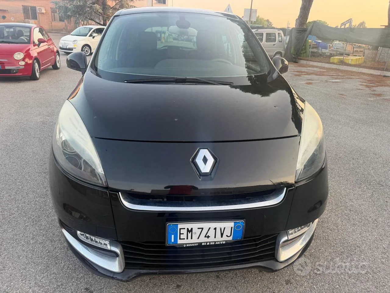 Renault Scenic 2012 photo 2