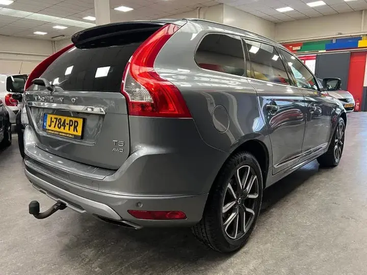 Volvo Xc60 2018 photo 2