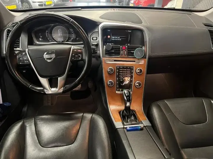 Volvo Xc60 2018 photo 3