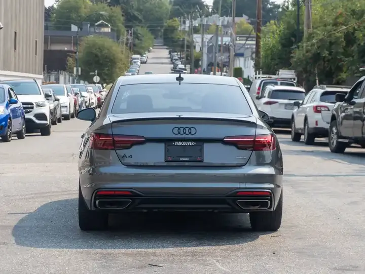 Audi A4 2023 photo 4