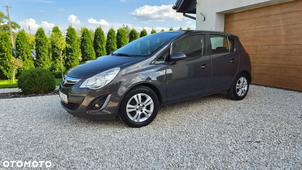 Opel Corsa 2013 photo 2