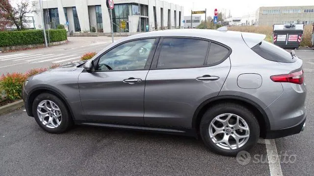 Alfa Romeo Stelvio 2021 photo 4