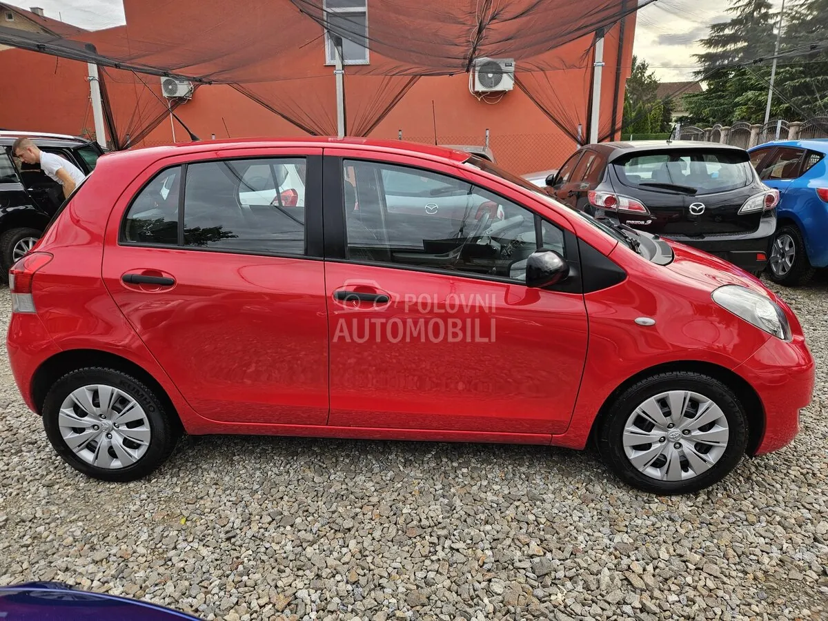 Toyota Yaris 2011 photo 4