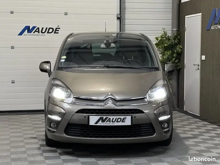 Citroen C4 Picasso 2011 photo 2