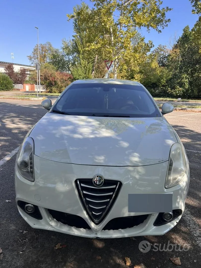 Alfa Romeo Giulietta 2014 photo 4