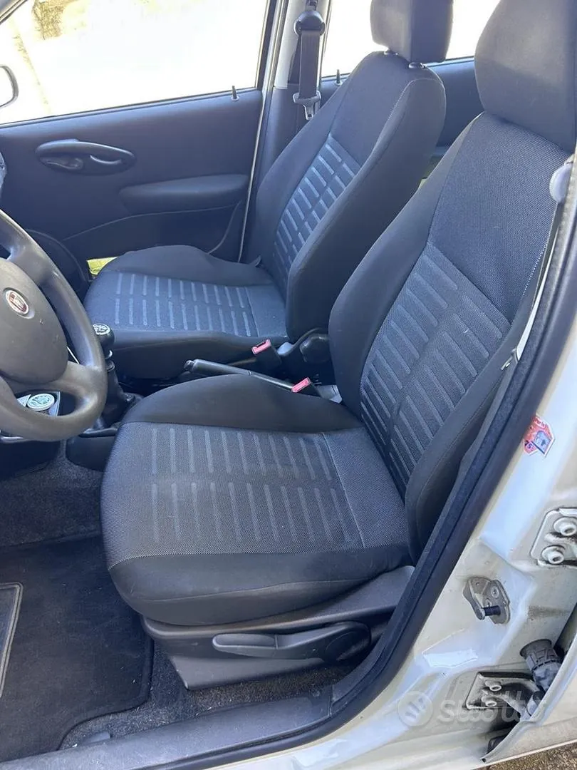 Fiat Punto 2009 photo 5