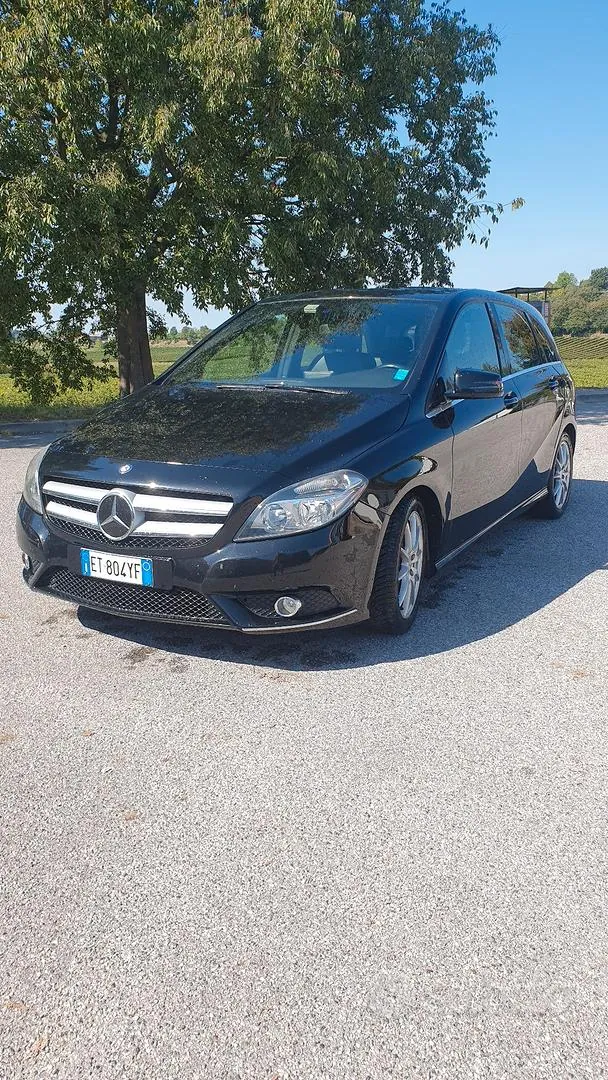 Mercedes-Benz B-Class 2012 photo 2