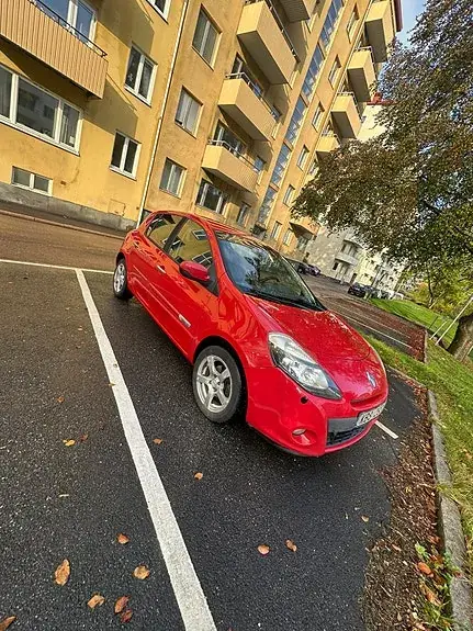 Renault Clio 2010 photo 2