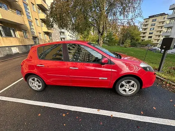 Renault Clio 2010 photo 5