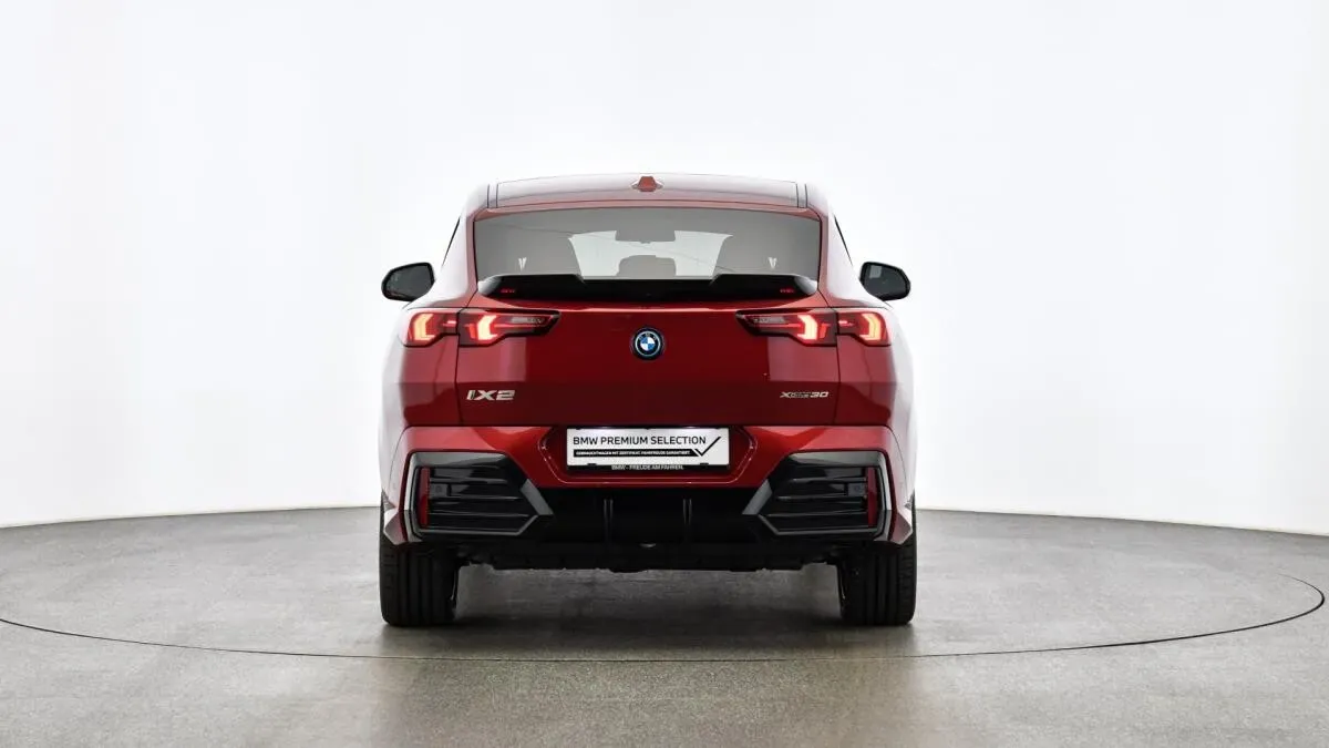 BMW Ix2 2025 photo 2
