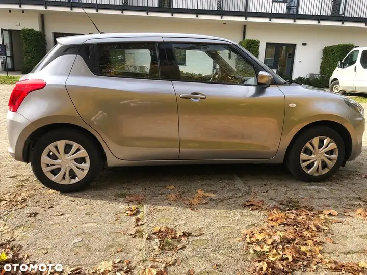 Suzuki Swift 2022 photo 4
