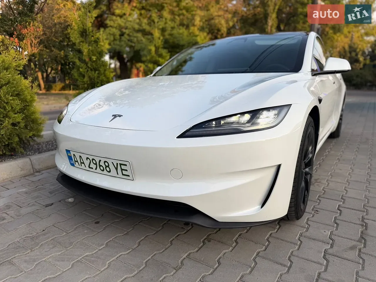 Tesla Model 3 2024 photo 2