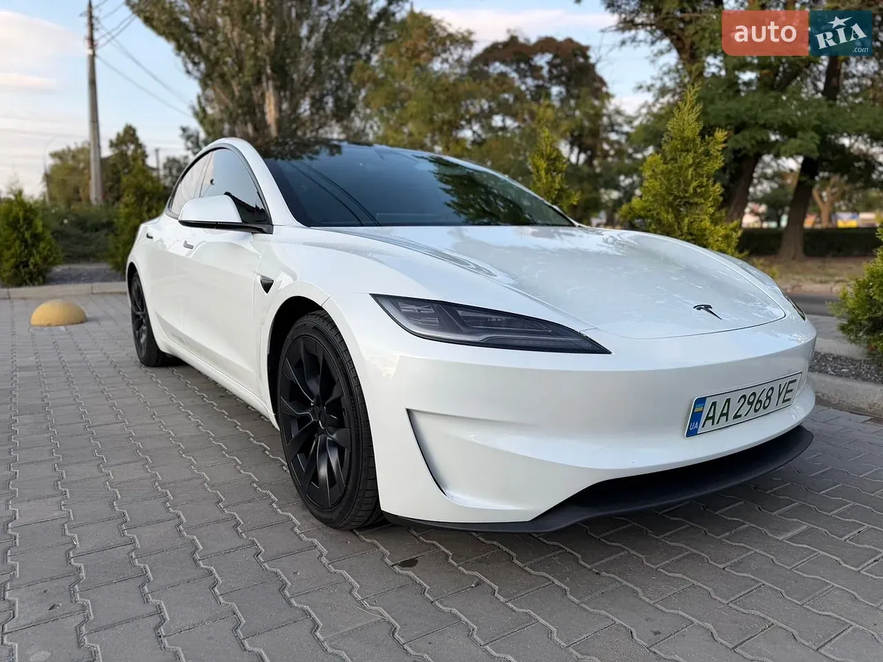Tesla Model 3 2024 photo 4