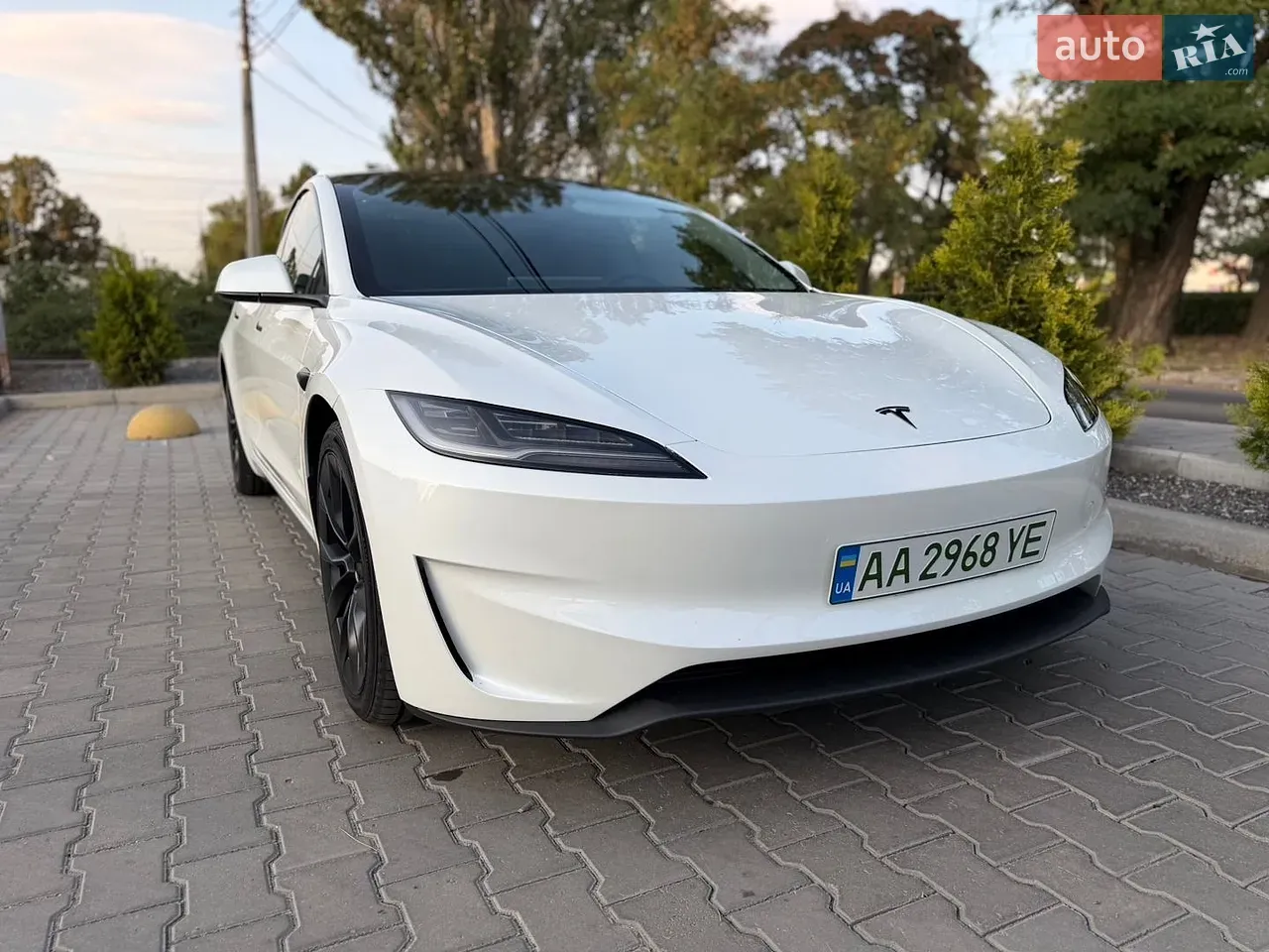 Tesla Model 3 2024 photo 3