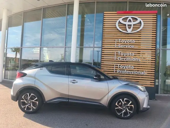 Toyota C-Hr 2022 photo 2