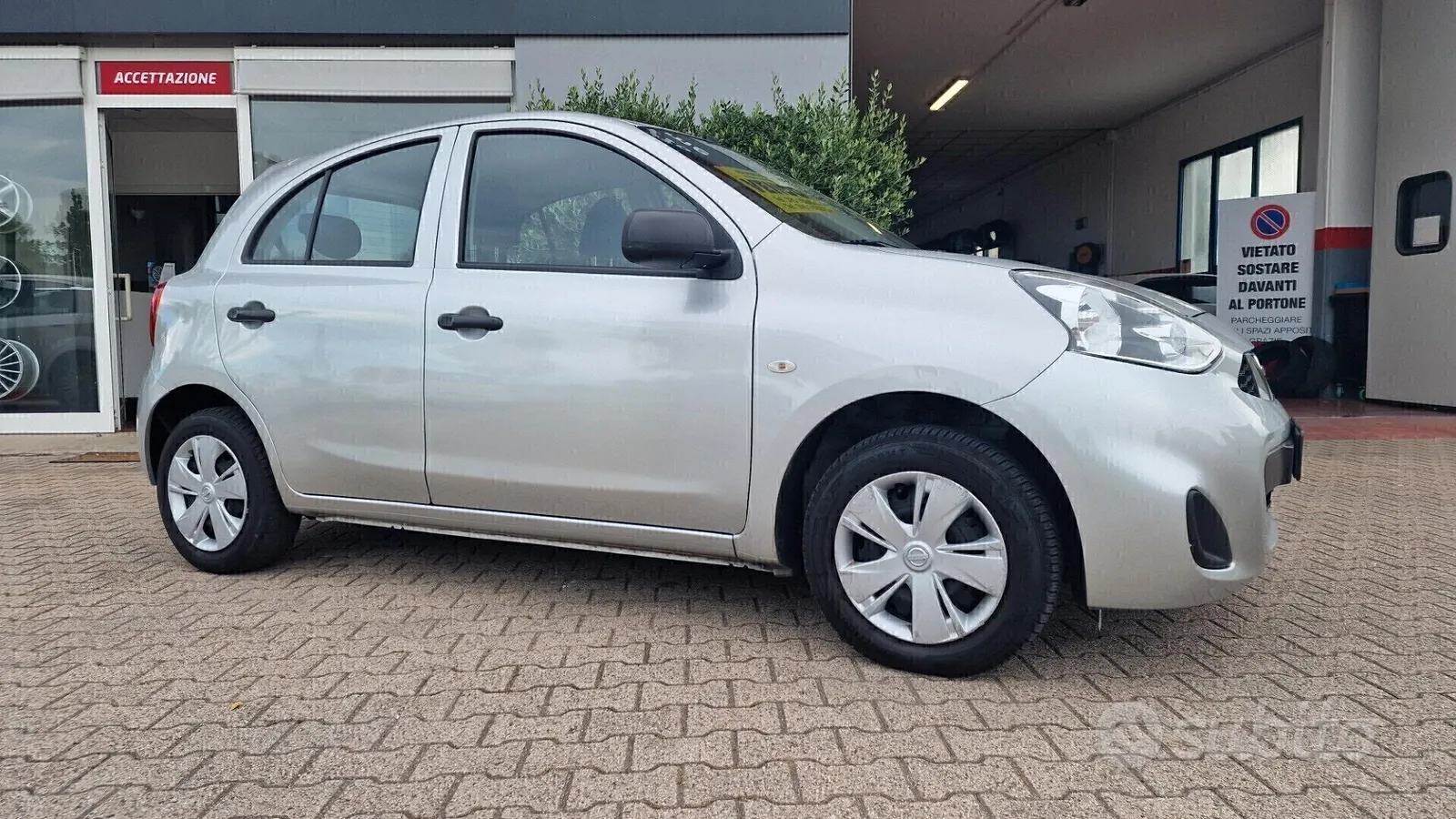 Nissan Micra 2014 photo 5