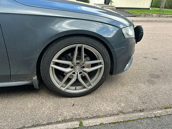 Audi A4 2011 photo 4