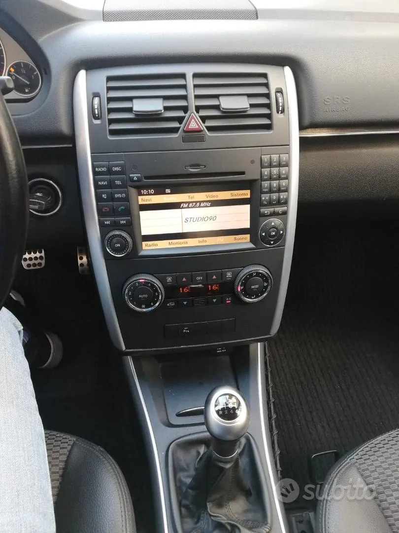 Mercedes-Benz B 2011 photo 3