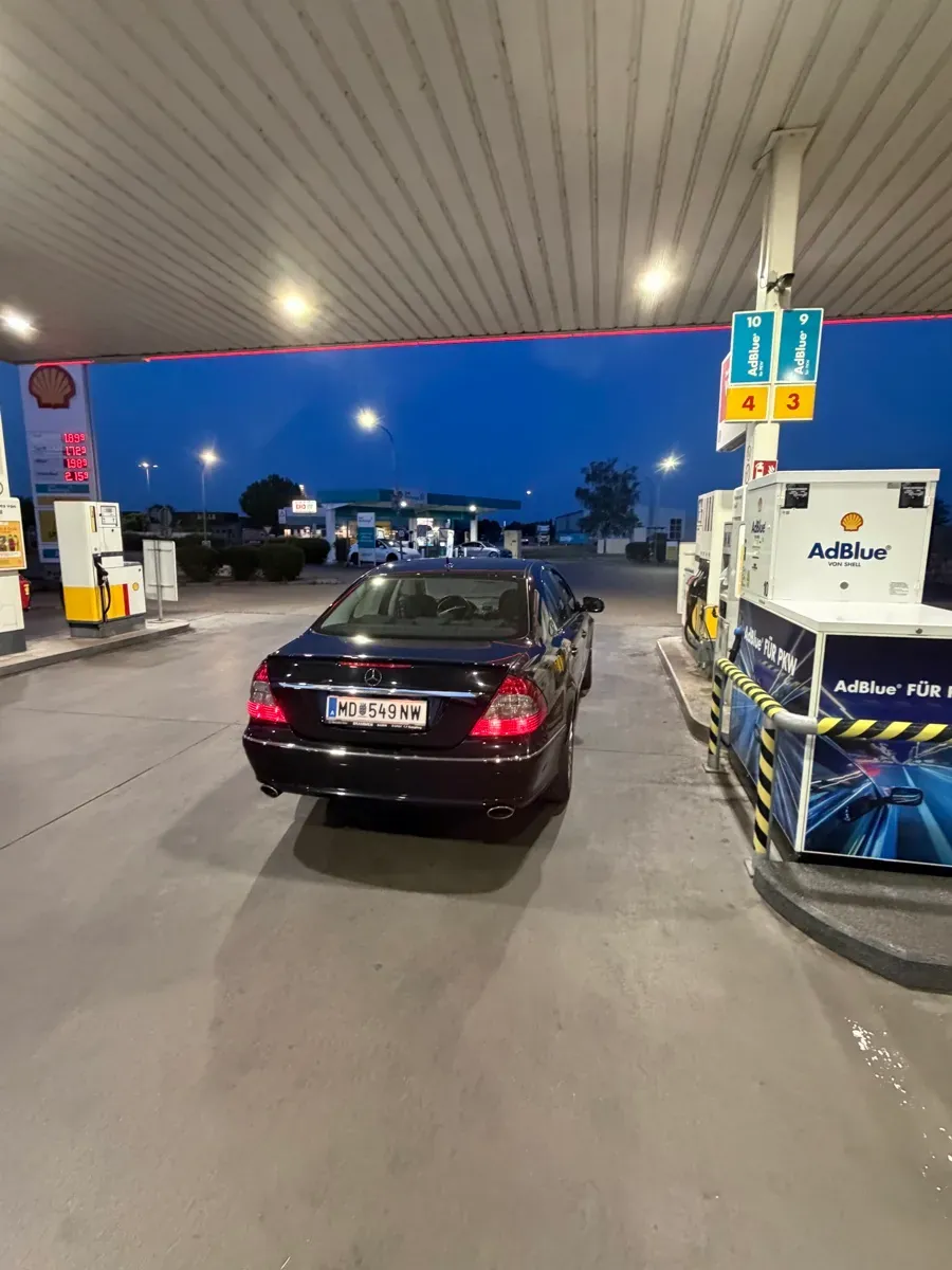 Mercedes-Benz E-Class 2008 photo 3
