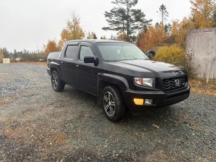Honda Ridgeline 2012 photo 2
