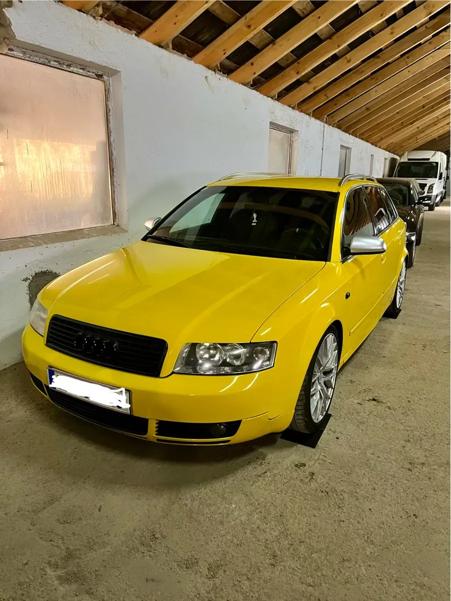 Audi A4 2003 photo 2