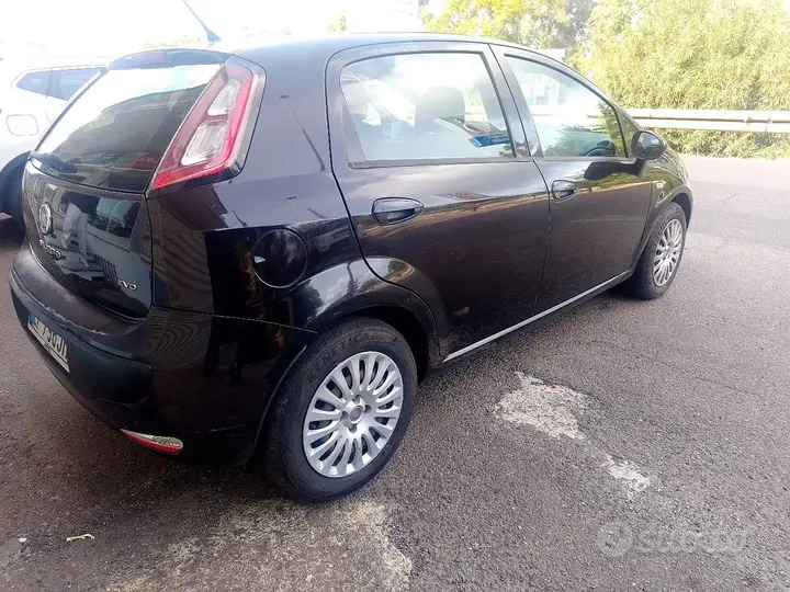 Fiat Punto Evo 2010 photo 2