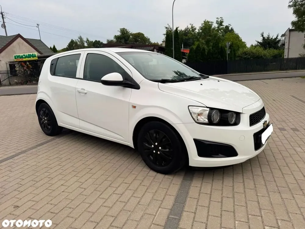 Chevrolet Aveo 2012 photo 3