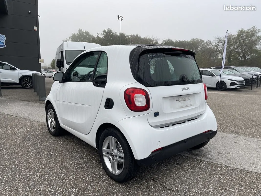 Smart Fortwo 2022 photo 4