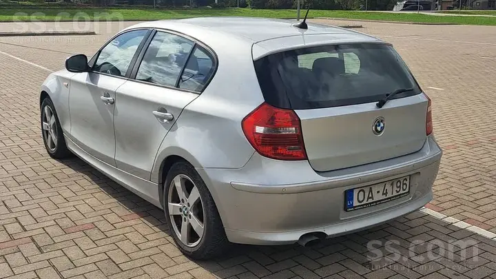 BMW 118D 2010 photo 3