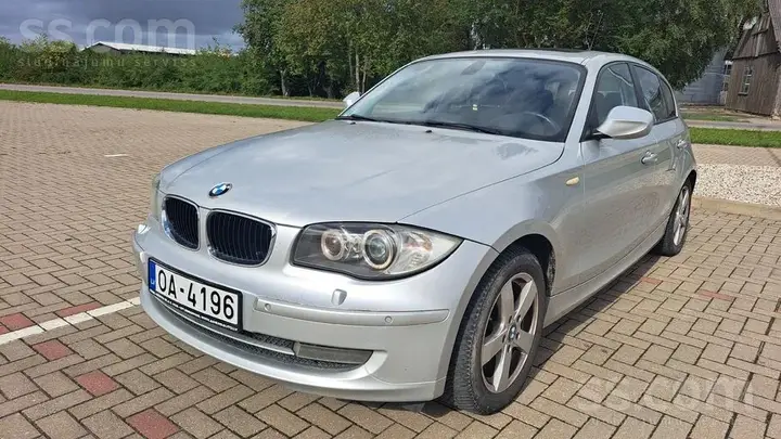 BMW 118D 2010 photo 2