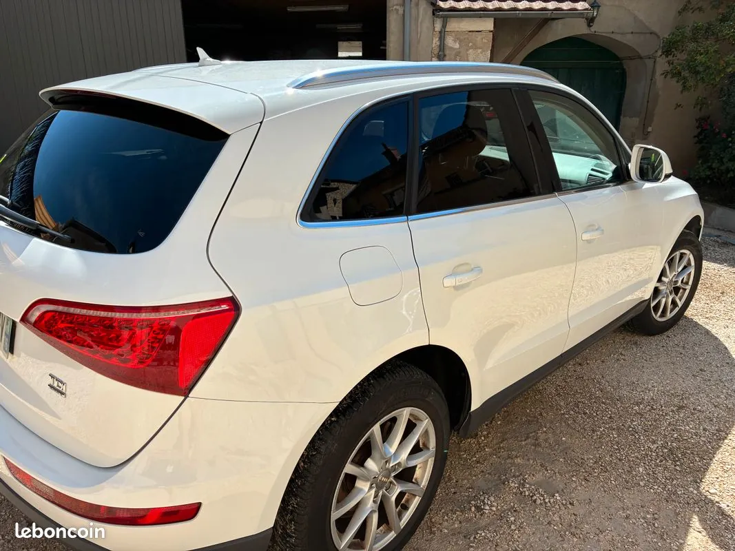 Audi Q5 2011 photo 2