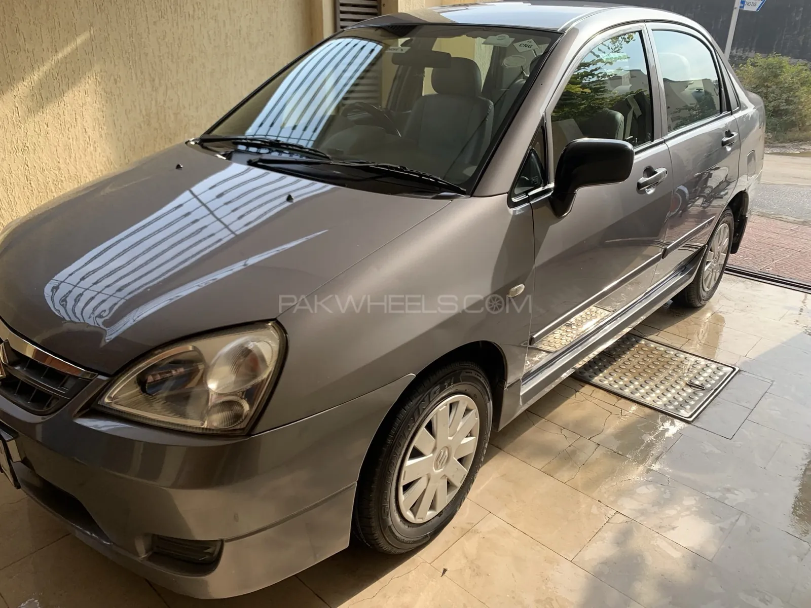 Suzuki Liana