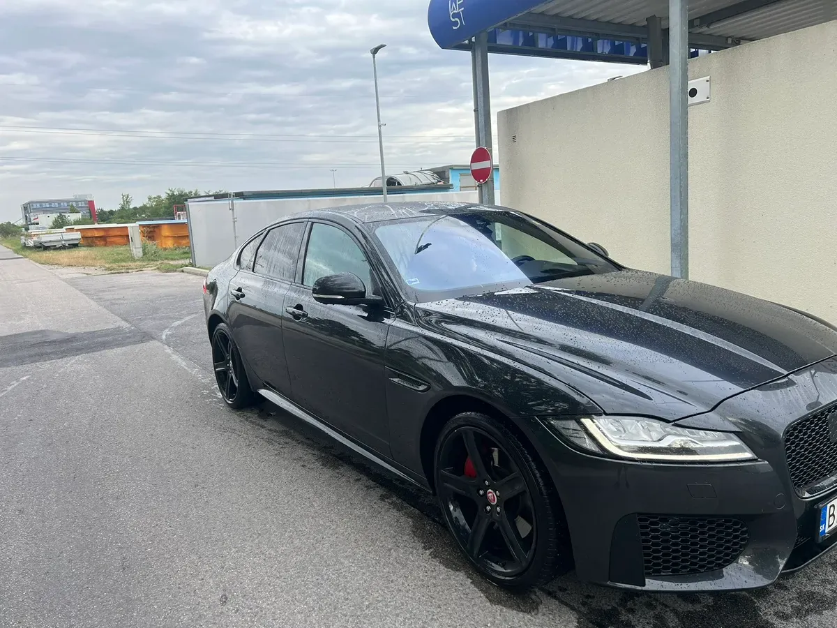 Jaguar Xf 2016 photo 2