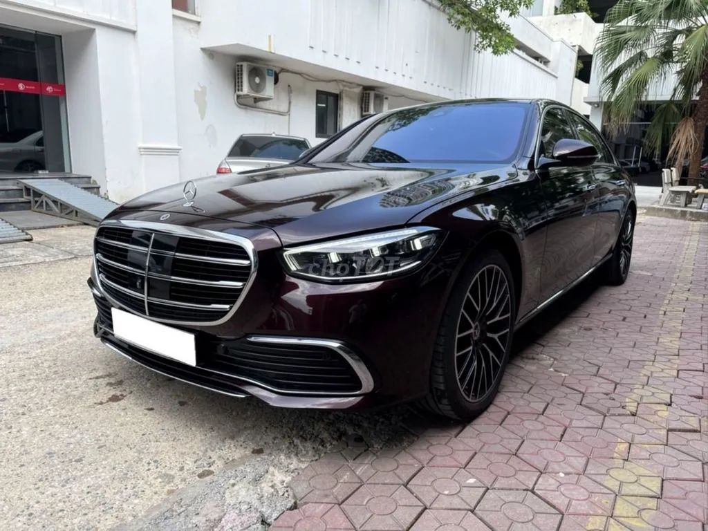 Mercedes-Benz S-Class 2025 photo 2