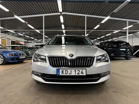 Skoda Superb 2016 photo 2