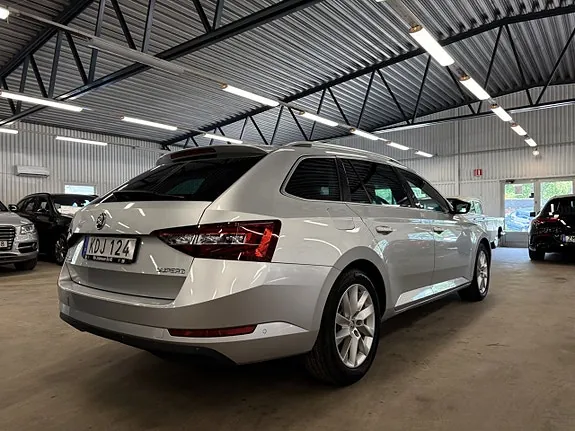 Skoda Superb 2016 photo 4