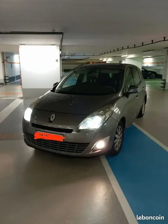 Renault Scenic 2009 photo 2