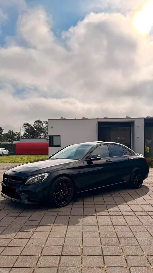 Mercedes-Benz C400