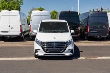 Mercedes-Benz V-Class 2026 photo 2