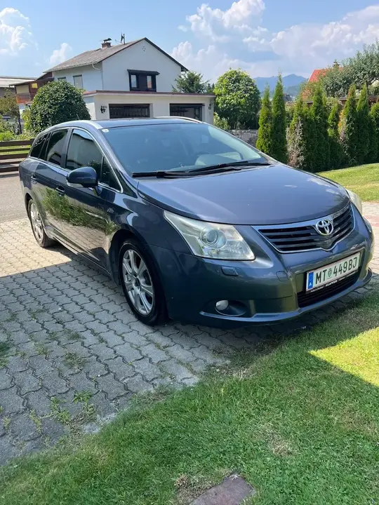 Toyota Avensis 2010 photo 3