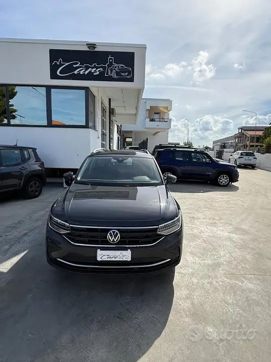 Volkswagen Tiguan 2021 photo 2