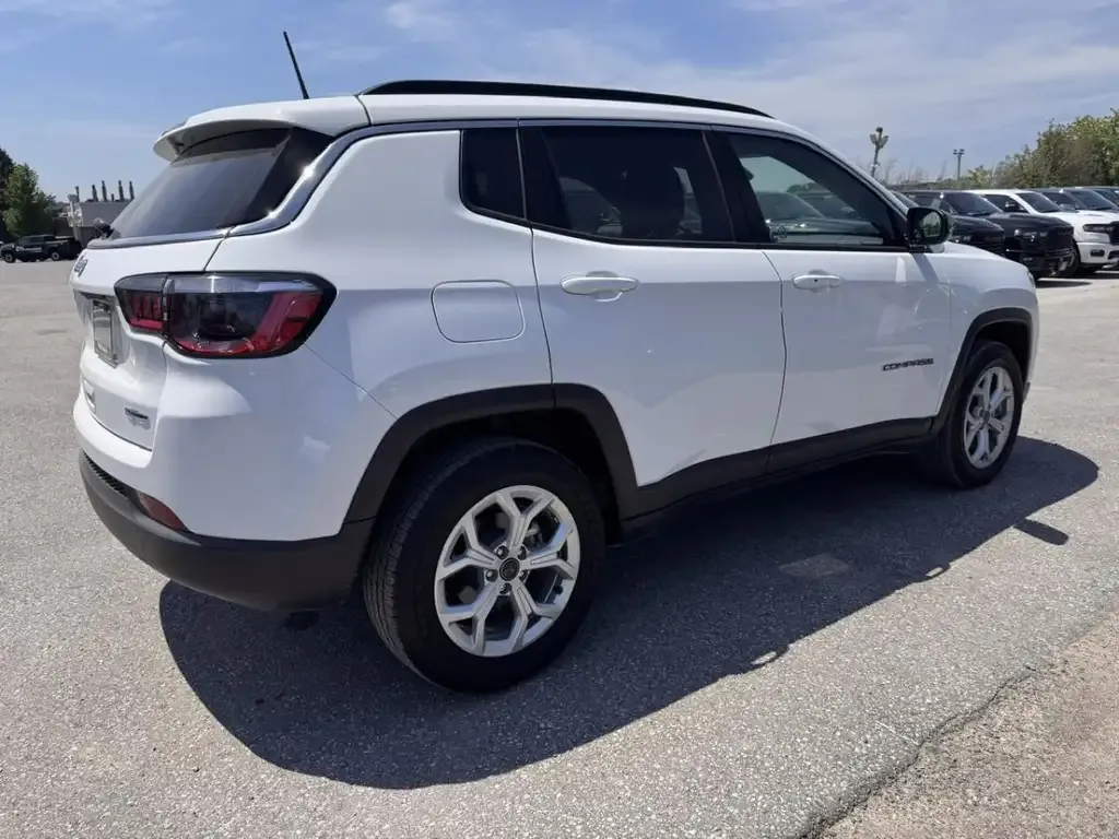 Jeep Compass 2026 photo 5
