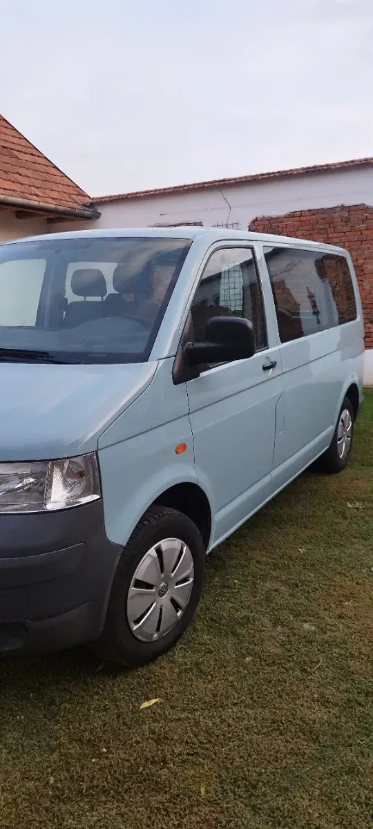 Volkswagen T5 2006 photo 2