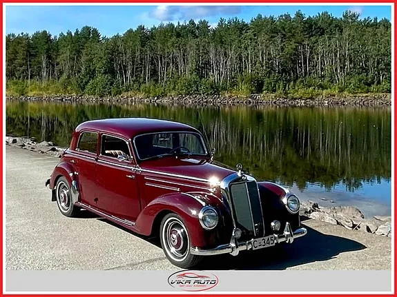 Mercedes-Benz 220